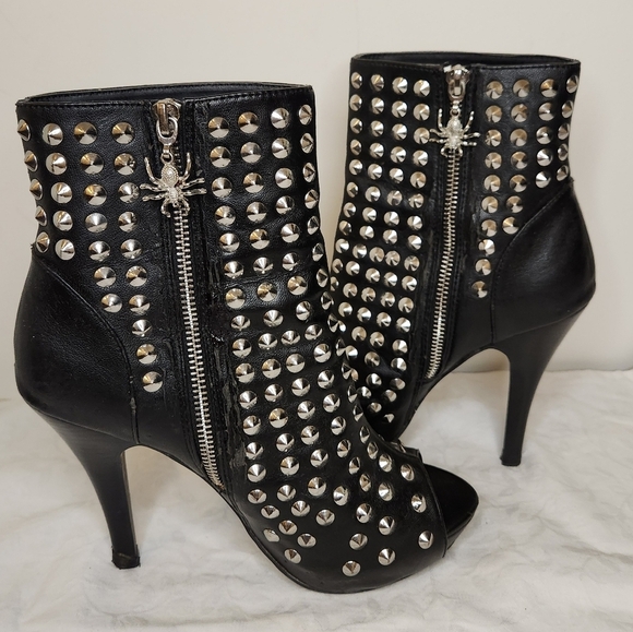 Studded high heels - Picture 1 of 12
